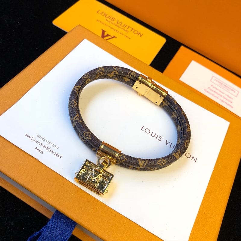 Louis Vuitton Brassie Quipu It Twice Trunk Motif 18K Gold Bracelet