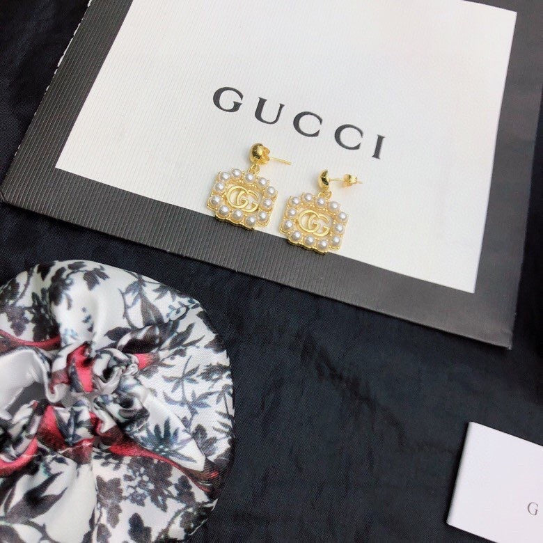 Gucci Double Square Pearls 18K Gold Earrings