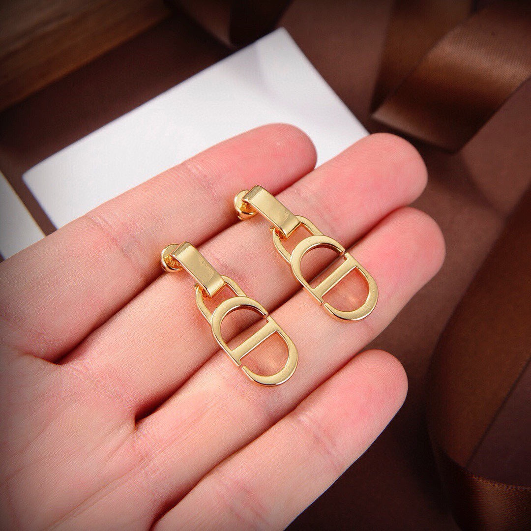Dior 30 Montaigne 18K Gold Earrings